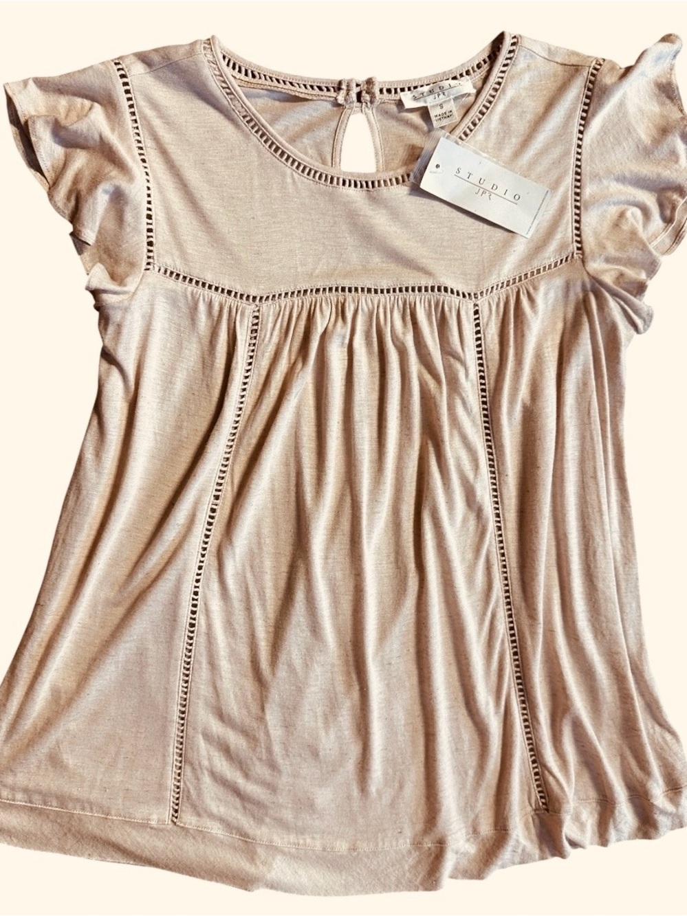 Studio JPR Creme Flutter Sleeve Baby Doll Top. NWT. Small. 34” Bust 24” Length